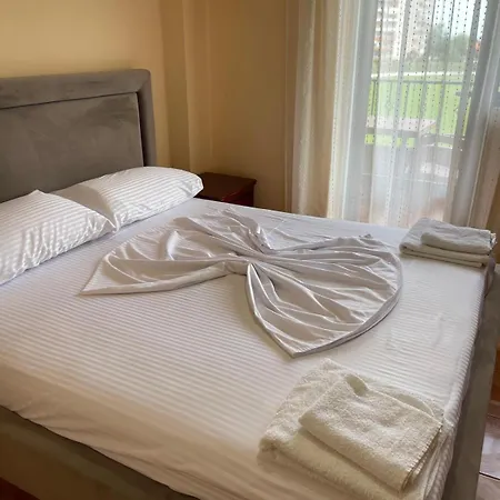 Dhoma Plazhi1 *